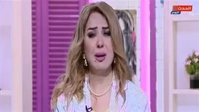 مادلين طبر تجهش بالبكاء أثناء رثائها شوقي حجاب على الهواء في برنامجها