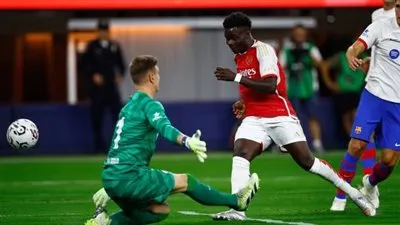 هدف ساكا اليوم مع آرسنال ضد برشلونة