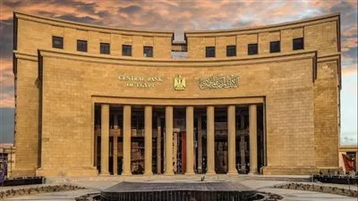 بعد رفع الفائدة الأمريكية.. ننشر تفاصيل سعر الدولار اليوم بختام تعاملات الاسبوع وموعد اجتماع البنك المركزي القادم 