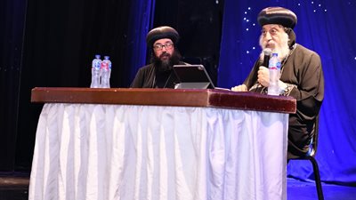 البابا تواضروس الثاني يلتقي كهنة وخدام كنائس الخليج