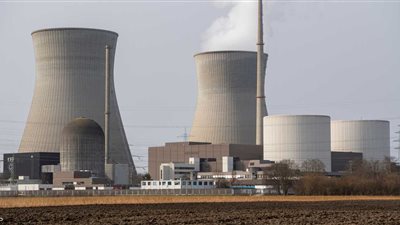 أستاذ هندسة يكشف موعد تدشين محطة الضبعة النووية (فيديو)