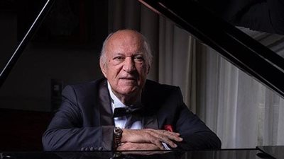 تفاصيل انسحاب الموسيقار عمر خيرت من حفل التجمع بعد سوء التنظيم واعتراض الجمهور 