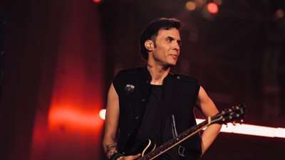 في حضور 30 ألف شخص.. كايروكي يشعل أجواء المنارة (صور)