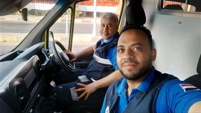 مسعف وسائق بإسعاف الغردقة ينقذان سيدة بمنزلها أثناء الولادة (صور)