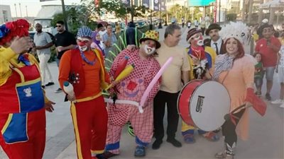 لليوم الثاني نجوم السيرك القومي تتألق في ديفيليه فني بمهرجان العلمين 