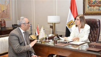 وزيرة الثقافة تلتقي قيادات الوزارة لمناقشة الخطة الاستثمارية لهيئاتهم خلال العام المالي الجديد والاستعدادات النهائية لعدد من الأنشطة والفعاليات