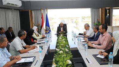 محافظ أسوان: تشغيل الموقف الإقليمى الجديد لسيارات السيرفيس الشهر الجاري