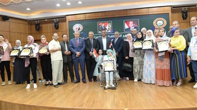 محافظ الدقهلية يكرم أوائل الثانوية العامة والأزهرية (صور) 