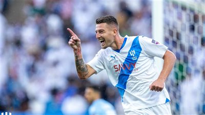 الهلال السعودي ينهي الشوط الأول متقدمًا على الوداد في البطولة العربية