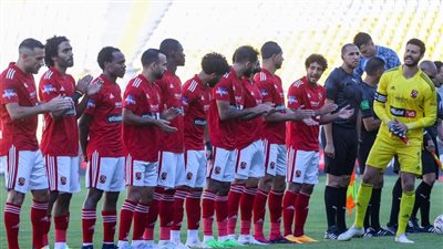 نجم الأهلي يثير الجدل عبر وسائل التواصل الإجتماعي.. وسيد عبد الحفيظ يرد