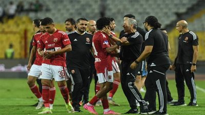 نجم الأهلي السابق: أصبحنا نهتم بأمور 