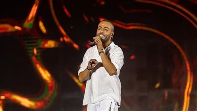 تامر عاشور:حفلتي في العلمين من أهم حفلاتي.. وبحب الدراما في الأغاني وهفضل أقدمها