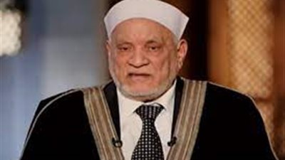 يخضع لعملية جراحية غدًا.. إيمان أبوطالب ترد على شائعات وفاة أحمد عمر هاشم