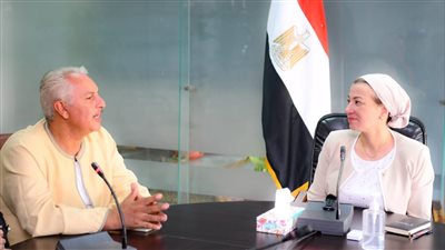 وزيرة البيئة تبحث مع نقابة الفلاحين التعاون المشترك فى مجال المخلفات الزراعية 