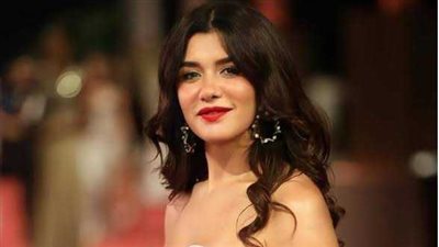 غادة عادل تبدأ تصوير مسلسلها الجديد”لانش بوكس”