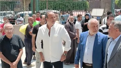 أشرف زكي وإيهاب فهمي وأيمن عزب يؤدون صلاة جنازة الفنانة منحة زيتون 