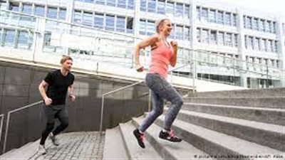 الجري للرجال والمشي لنساء.. أفضل طريقة لخسارة الوزن