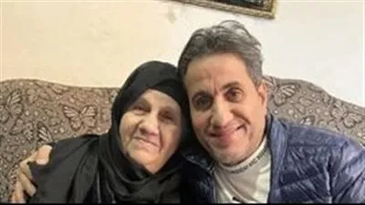 موعد ومكان جنازة وعزاء والدة المطرب أحمد شيبة