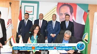 محافظ الفيوم ورئيسا جهاز تنمية المشروعات والبنك الزراعي يشهدون توقيع وتسليم عقود للتمويل متناهي الصغر