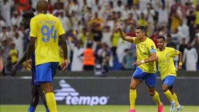 بسبب الصفقات الجديدة.. كاسترو ينقلب على سفاح النصر ويقربه من الرحيل