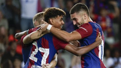 أزمة جديدة في الكامب نو.. نجم برشلونة يطلب الرحيل