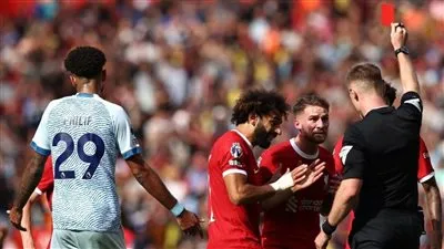 عاجل.. أول طرد في الدوري الإنجليزي 2023-2024 من نصيب نجم ليفربول