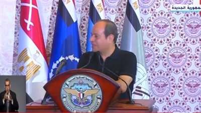 الرئيس السيسي: ترسيخ الأدب والقيم يأتي بالمعايشة (فيديو)