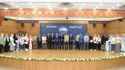 محافظ الدقهلية يسلم شهادات اجتياز الدورة التدريبية لإعداد مراقب جودة وصحة الغذاء 