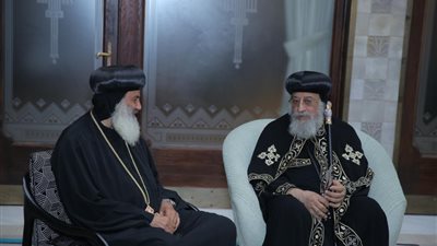 البابا تواضروس يلتقي نيافة الأنبا برنابا أسقف تورينو وروما