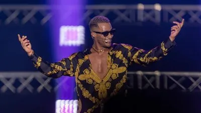 محمد رمضان يستعرض إطلالاته من حفل جدة