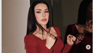 بالأحمر.. ماغي بو غصن تبهر جمهورها بأحدث ظهور لها 