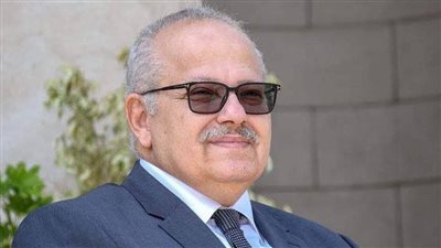 رئيس جامعة القاهرة يعلن إطلاق مشروع جديد لمحو الأمية الكربونية
