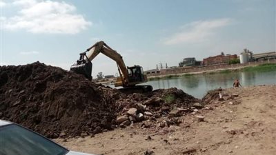 محافظ بورسعيد بدء الاستعدادات لأعمال إنشاء وتنفيذ المرحلة الثانية من كورنيش قناة الاتصال بمنطقة القابوطى