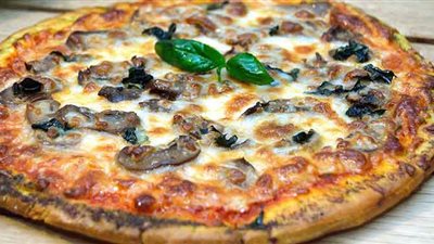 طريقة تحضير بيتزا المشروم والجبنة