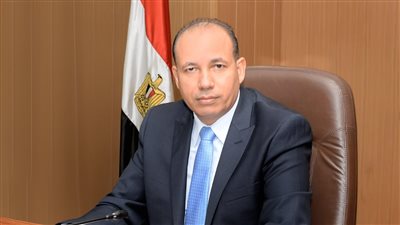 رئيس جامعة المنصورة يتابع حالة المصابين من وفد الجامعة بحادث سوهاج 