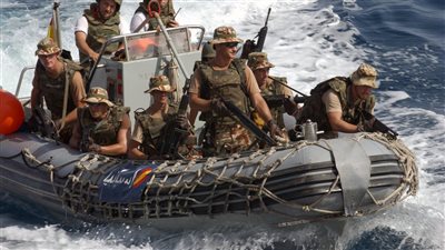 مصرع 3 أشخاص في تحطم طائرة عسكرية أمريكية في مليفيل