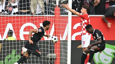 بهدف عمر مرموش القاتل.. فرانكفورت يتعادل أمام ماينز بالدوري الألماني 