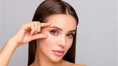 كيف تتخلصين من الهالات السوداء وانتفاخ العينين؟