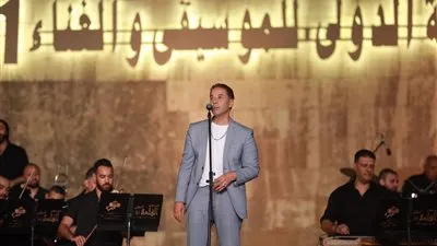 هبة أحمد تكتب: مدحت صالح.. قصة حب وانسجام مع الجمهور لفنان لن يتكرر