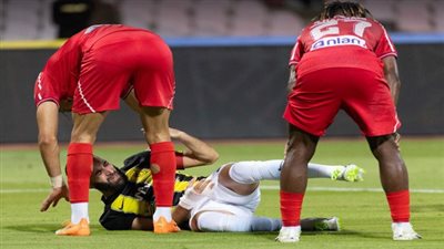 عاجل.. الإعلان عن مدة غياب بنزيما وموقفه من مباراة الهلال