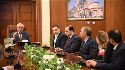 محافظ بورسعيد يستقبل وفد مستشفى السعودي الألماني لبحث سبل التعاون