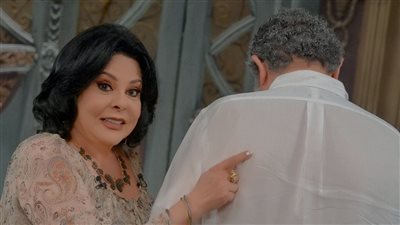 إسعاد يونس تشوّق جمهورها للحلقة القادمة من 