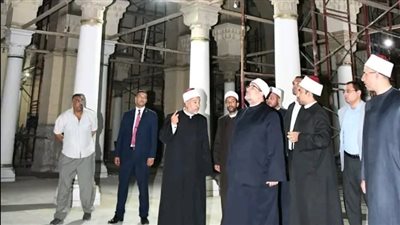 وزير الأوقاف يتفقد أعمال تطوير مسجد السيدة زينب