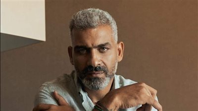 الليلة.. هاني عادل مفاجأة حفل 