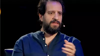 أحمد أمين يعبر عن اشتياقه لوالدته 