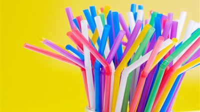 دراسة تحذر من استخدام الشفاطات الورقية.. بها مادة سامة وخطيرة