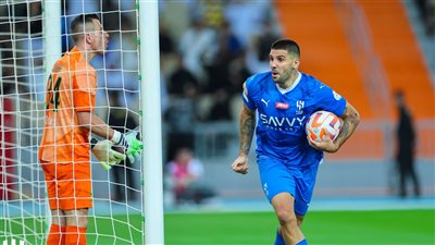 بعد هدفه أمام التعاون.. تعرف على أرقام ميتروفيتش مع الهلال السعودي