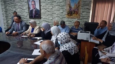 وكيل تعليم الجيزة يشدد على تسليم الكتب المدرسية دون التقيد بدفع المصروفات