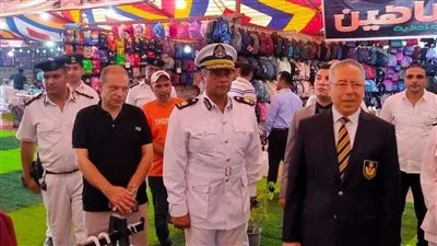 مدير أمن بورسعيد يفتتح معرض “كلنا واحد” بتخفيضات تصل لـ40%