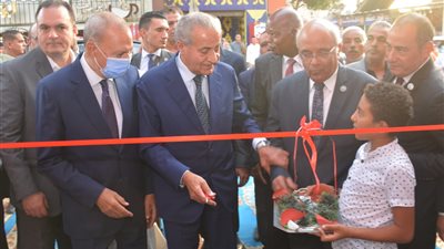 وزير التموين يفتتح معرض 